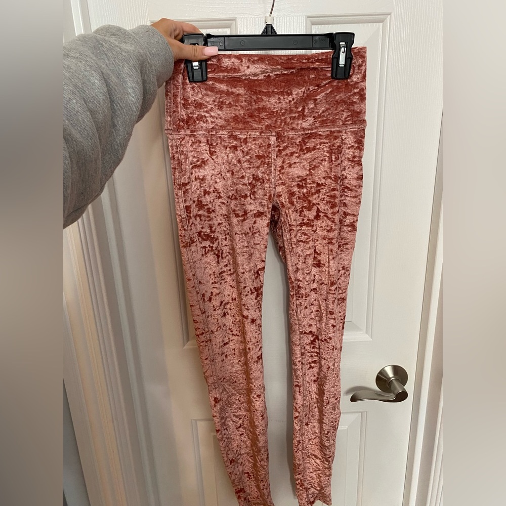 LULULEMON LEGGINGS!